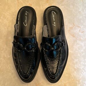 Circus NY NIB Black Patent Lug Sole Mules